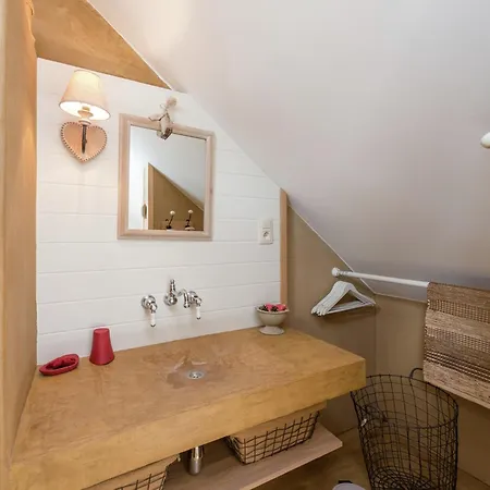 Nyaraló Bertrix Charming 2-bedroom